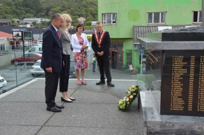 Wreath-laying at the Miners' Memorial in Greymouth.